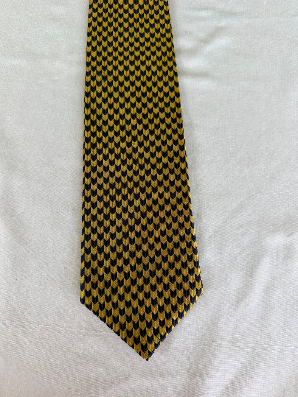 Preppy Andrew Scott 100% Silk Blue/Gold Chevron Woven Classic Men's Tie